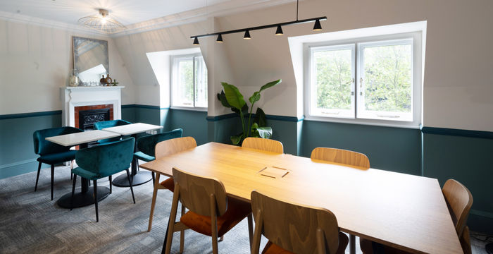 132 Buckingham Palace Road, Greater London - Image 2