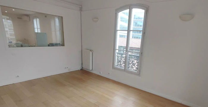 4 Bis Rue Honoré D'estienne D'orves, Suresnes - Image 2