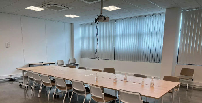 1 Sq Benjamin Franklin, Montigny-le-bretonneux - Image 3