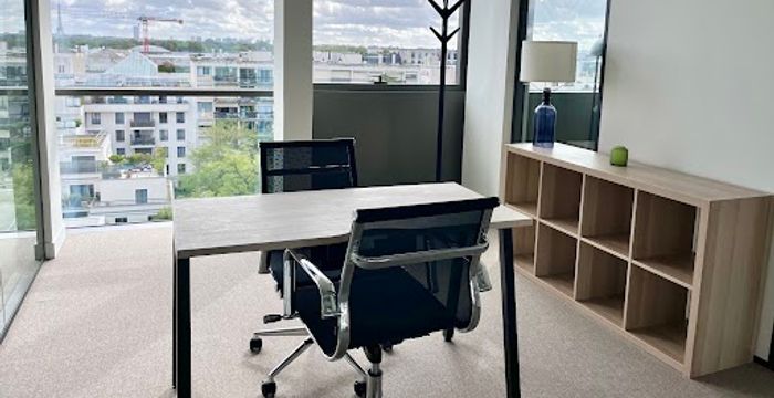 42 Rue Rouget De Lisle, Suresnes - Image 3