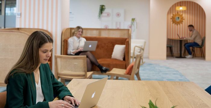 42 Rue Rouget De Lisle, Suresnes - Image 4