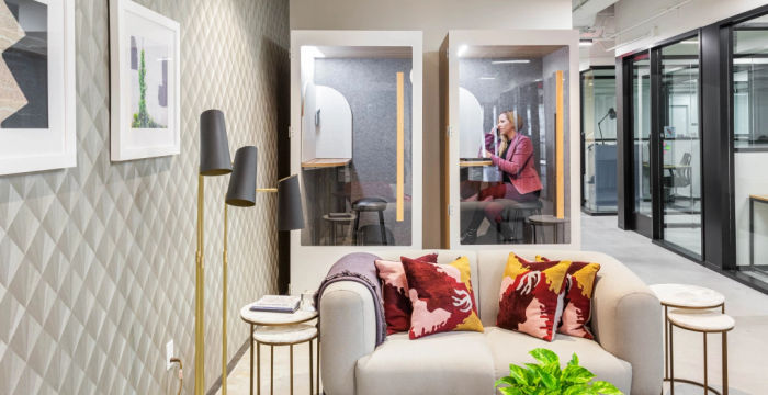 420 Nichols Road, Kansas City - Image 2