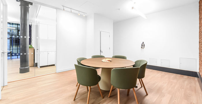 5 Ireland Yard, London - Image 3