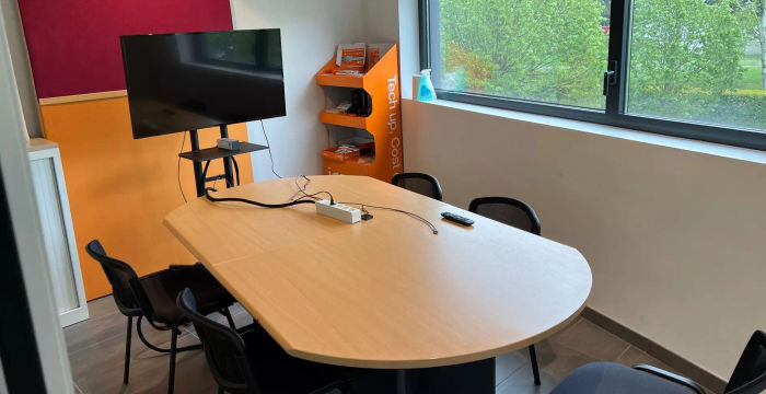 1 Rue Jacqueline Auriol, Guyancourt - Image 4