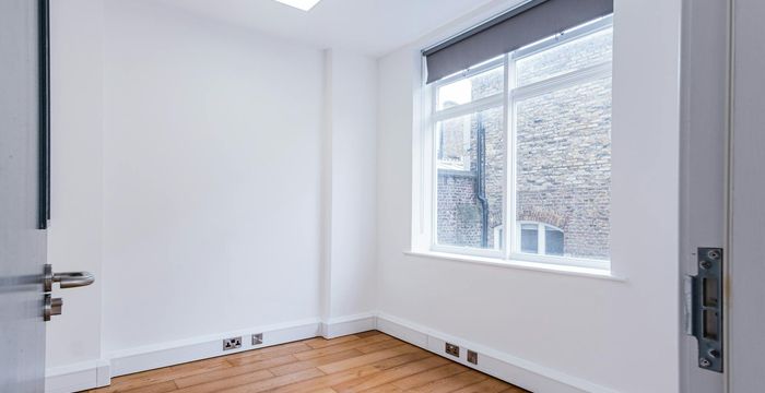 23 Clerkenwell Close, Clerkenwell - Image 2