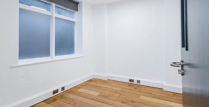 23 Clerkenwell Close, Clerkenwell - Image 3