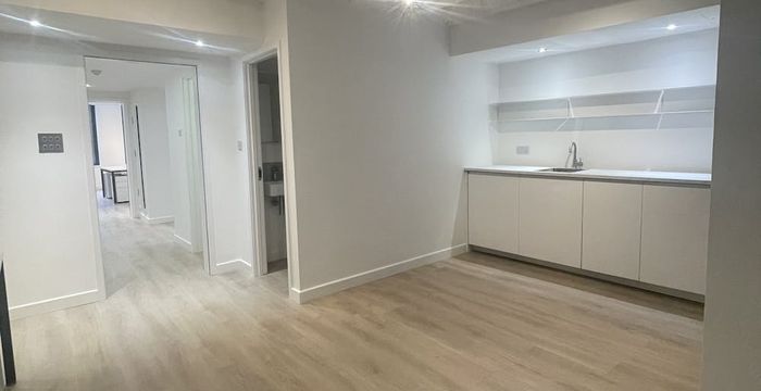 8 Golden Square, Soho - Image 4