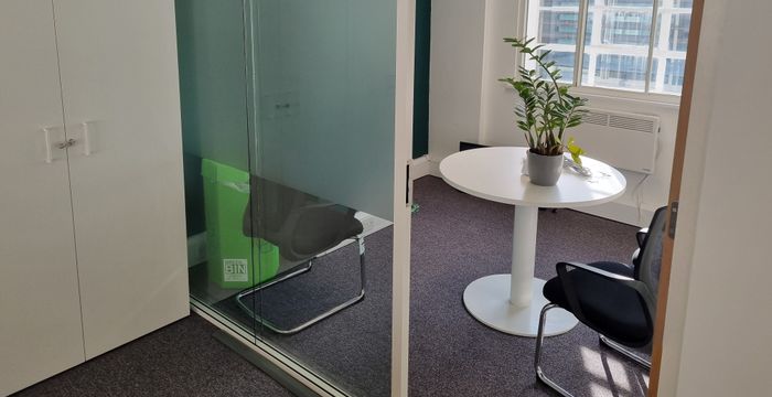 351 Oxford St, London - Image 3