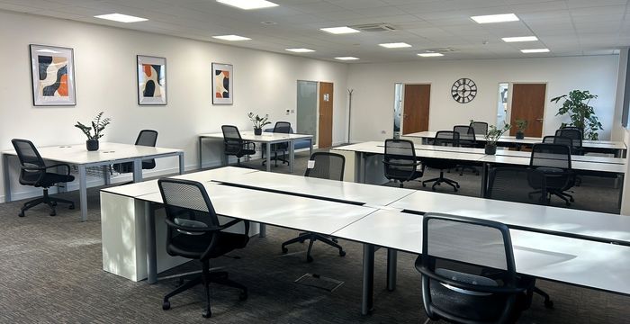 Harvest Crescent, Hampshire - Image 2