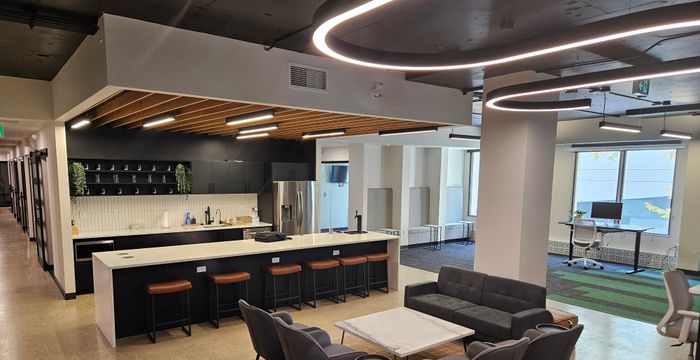 185 Carlton St, Winnipeg - Image 2