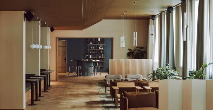 Summit House - Image 2