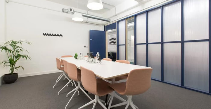 Whitechapel High Street - Image 5