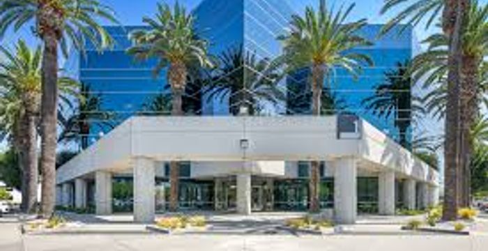 1 Centerpointe Drive, La Palma - Image 2