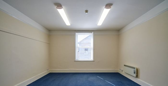 Station Hill, Chippenham - Image 4