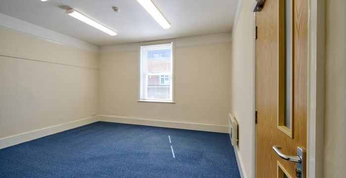 Station Hill, Chippenham - Image 5