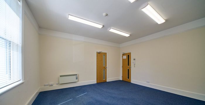 Station Hill, Chippenham - Image 3