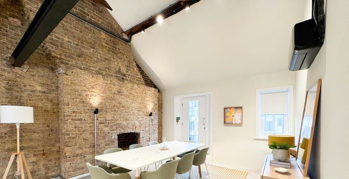 34-35 Eastcastle St, London - Image 3