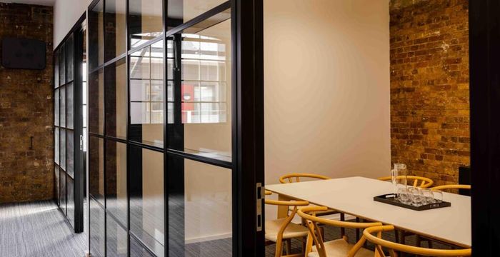 14 Gower's Walk, London - Image 5