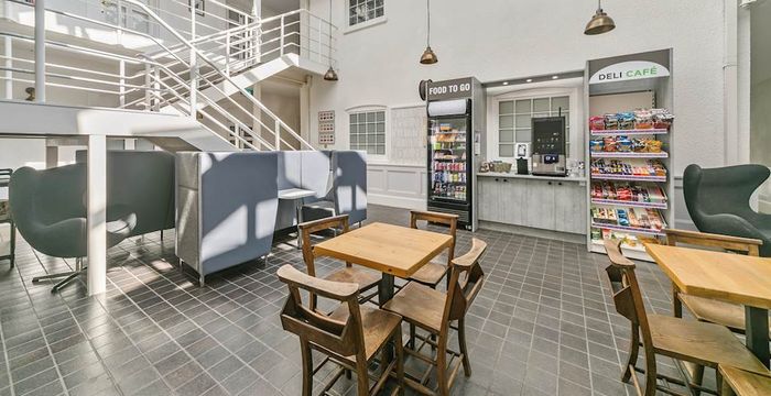 Wyvols Court, Reading - Image 3