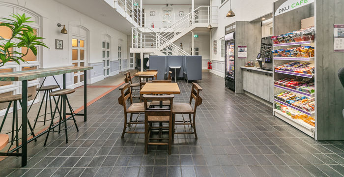 Wyvols Court, Reading - Image 4