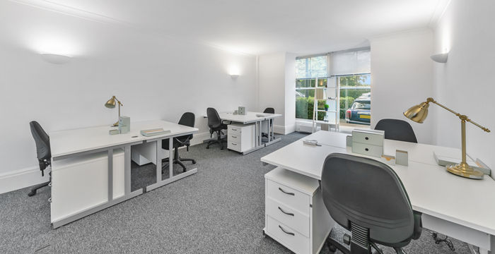 Wyvols Court, Reading - Image 4