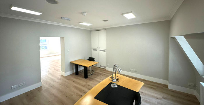 16 Curzon Street, London - Image 2
