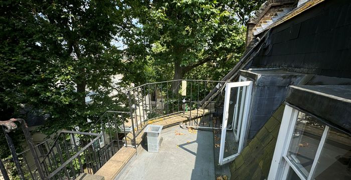 16 Curzon Street, London - Image 4