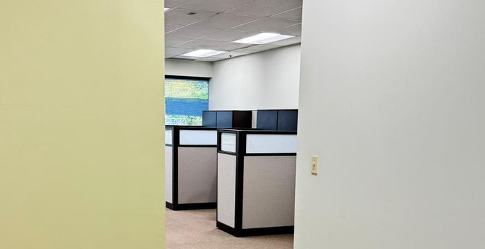 2458 Old Dorsett Road, Maryland Heights - Image 3