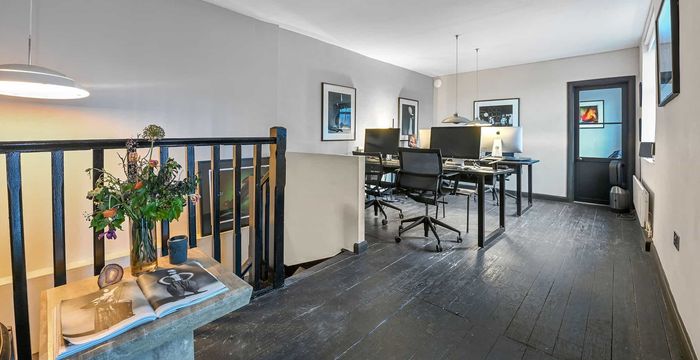 Boundary Passage, Shoreditch - Image 2