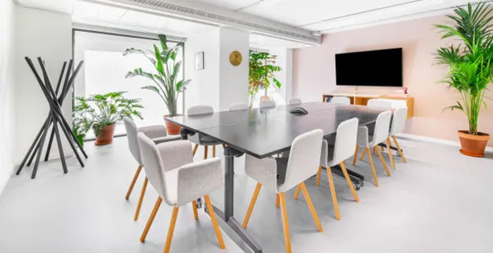 1 Rue Jacqueline Auriol, Marignane - Image 2