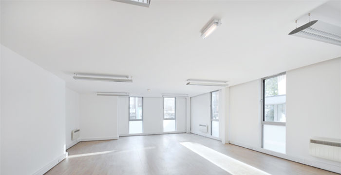 75 Whitechapel Road, Shadwell - Image 4