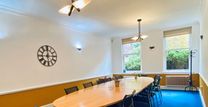 9 Park Square East, West Yorkshire - Image 4