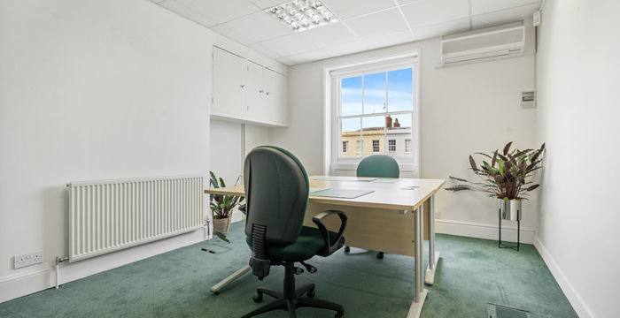 29 Cambray Place, Gloucestershire - Image 3