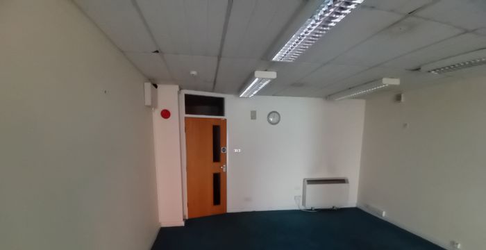 52 Castle Street, Wiltshire - Image 2