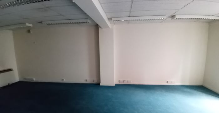 52 Castle Street, Wiltshire - Image 3