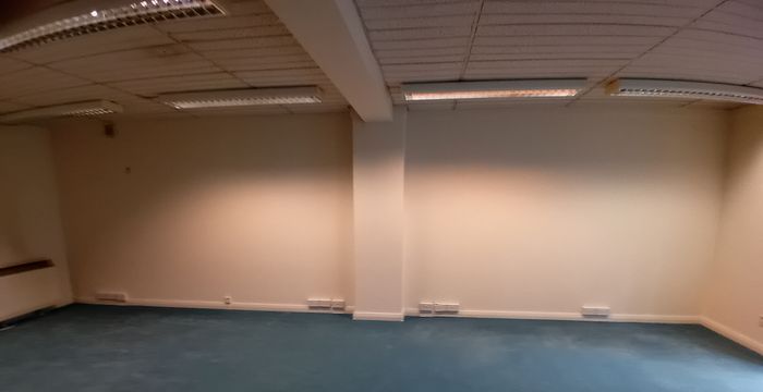 52 Castle Street, Wiltshire - Image 3