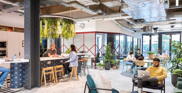 2 Whitechapel Road, Greater London - Image 2