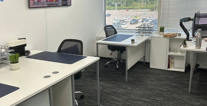 125 High Street, Crawley - Image 3