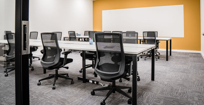 Millshaw Park Lane, Leeds - Image 2