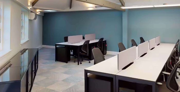 49 Oxford Road Finsbury Park, London - Image 2