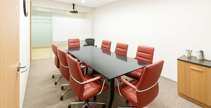 Sukhumvit Road, Khet Khlong Toei - Image 5