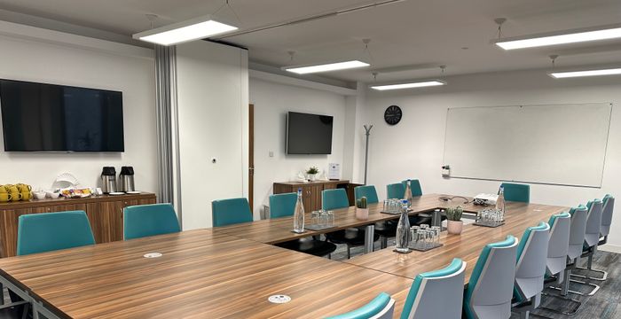 1000 Great West Road, Brentford - Image 2