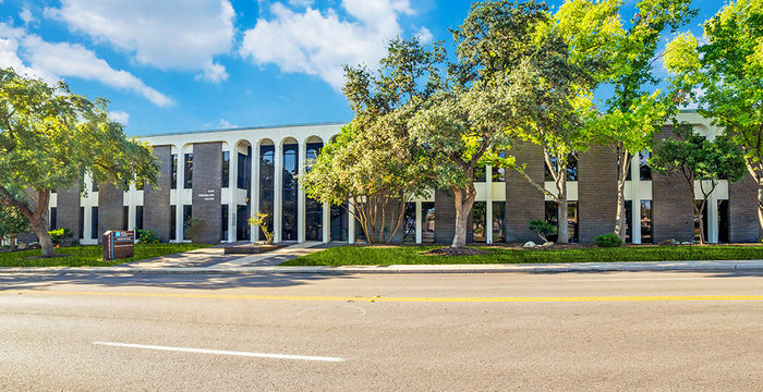 4414 Centerview Dr, San Antonio - Image 2