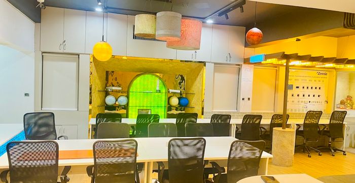 Bhandarkar & Law College Road Junction Signal, Deccan Shivajinagar - Image 4