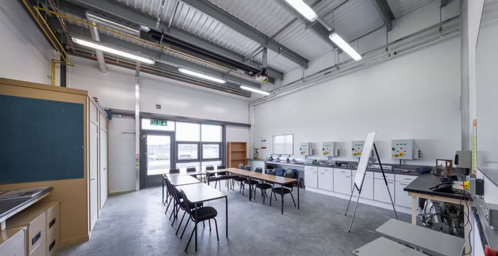 4 Meteor Way, Lee-on-the-solent - Image 4