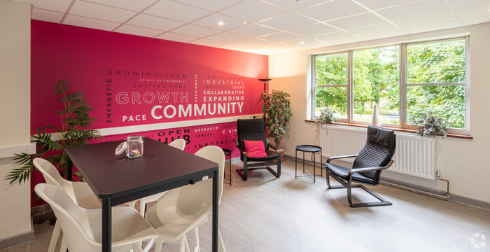 77 Heyford Park, Bicester - Image 2