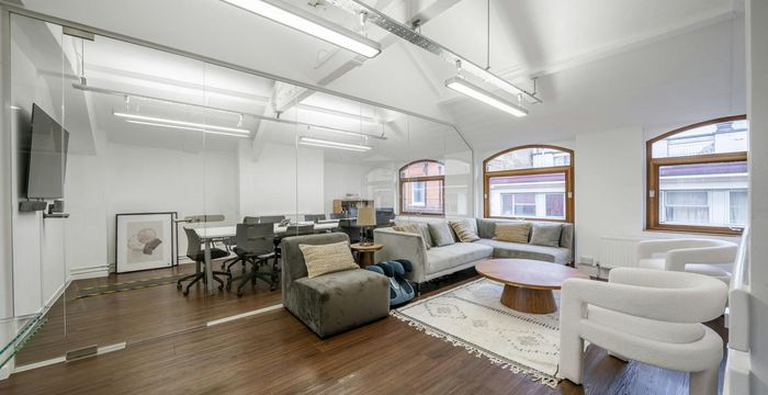 35 Little Russell Street, London - Image 2