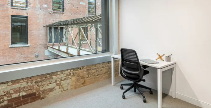 710/30 Križíkova Karlín, Prague - Image 4