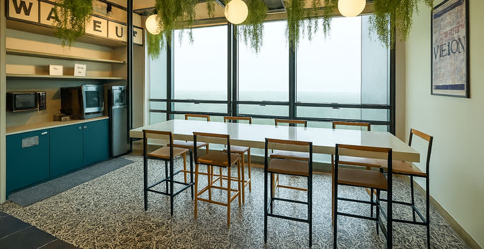 Sindhu Bhavan Marg, Ahmedabad - Image 5