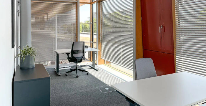 2 Bahnhofsplatz, Rüsselsheim Am Main - Image 2